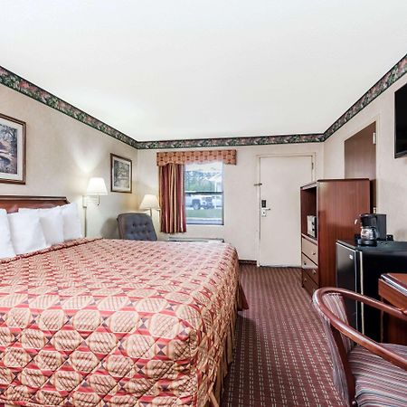 Super 8 By Wyndham Cleveland Μοτέλ Εξωτερικό φωτογραφία