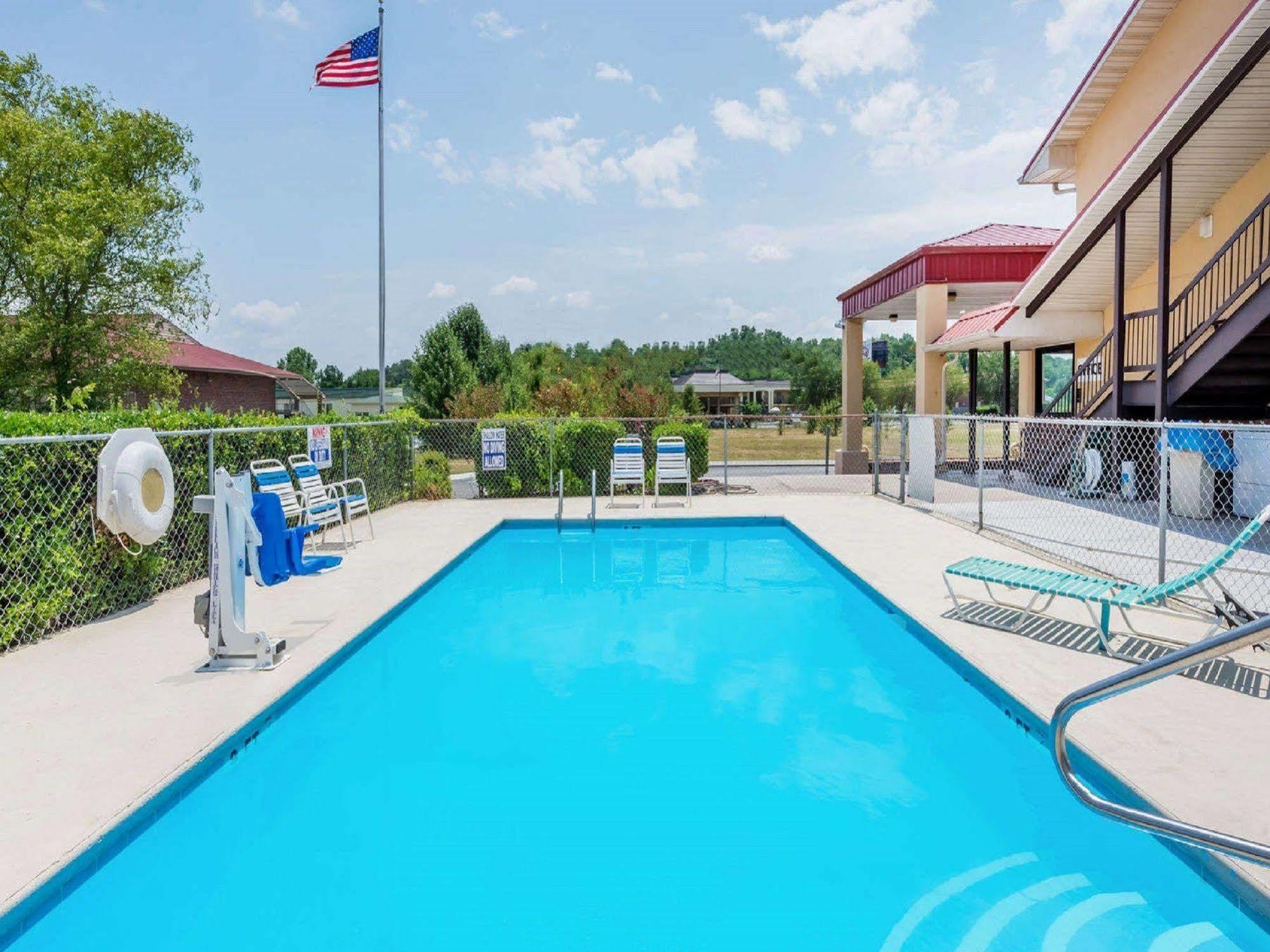 Super 8 By Wyndham Cleveland Μοτέλ Εξωτερικό φωτογραφία